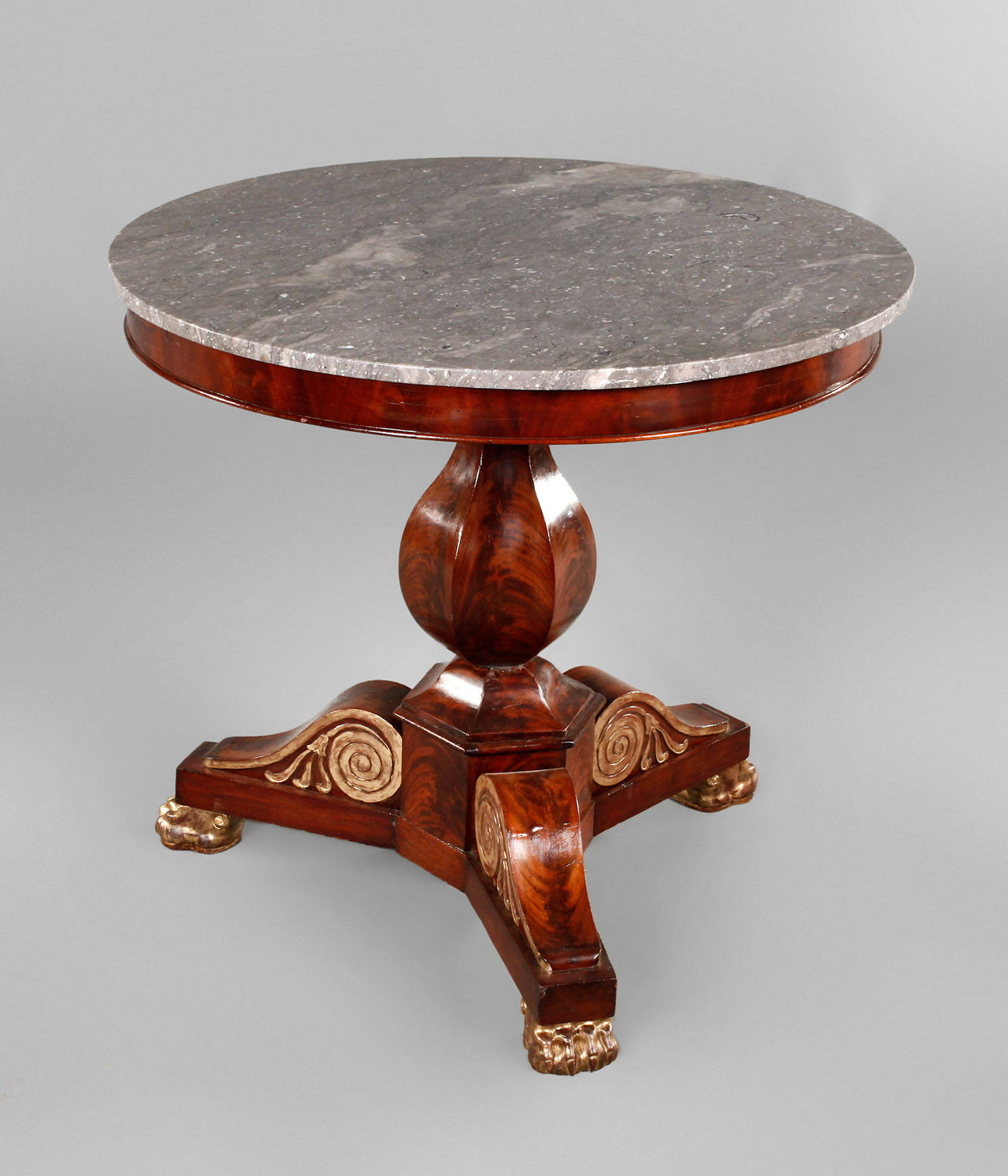 Runder Tisch mit Marmorplatte