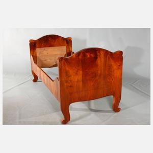 Zwei Biedermeierbetten