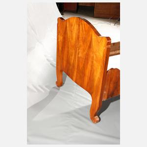 Zwei Biedermeierbetten