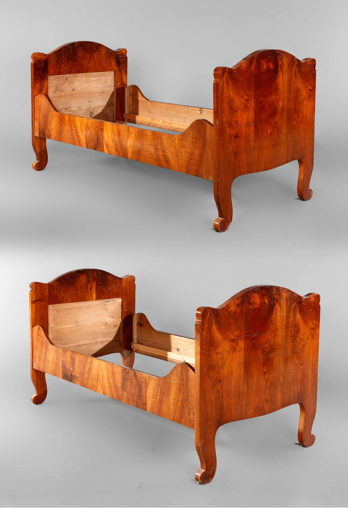 Zwei Biedermeierbetten