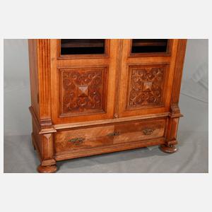 Bücherschrank Historismus