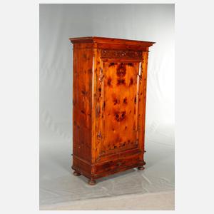 Paar Kleiderschränke