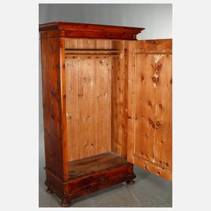 Paar Kleiderschränke