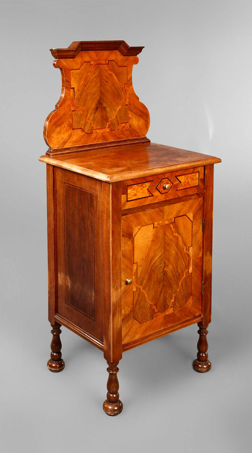 Nachtkasten im Barockstil