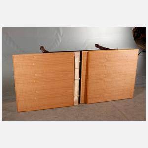 Großer Auszugstisch