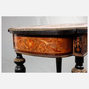 Intarsiertes Tischchen