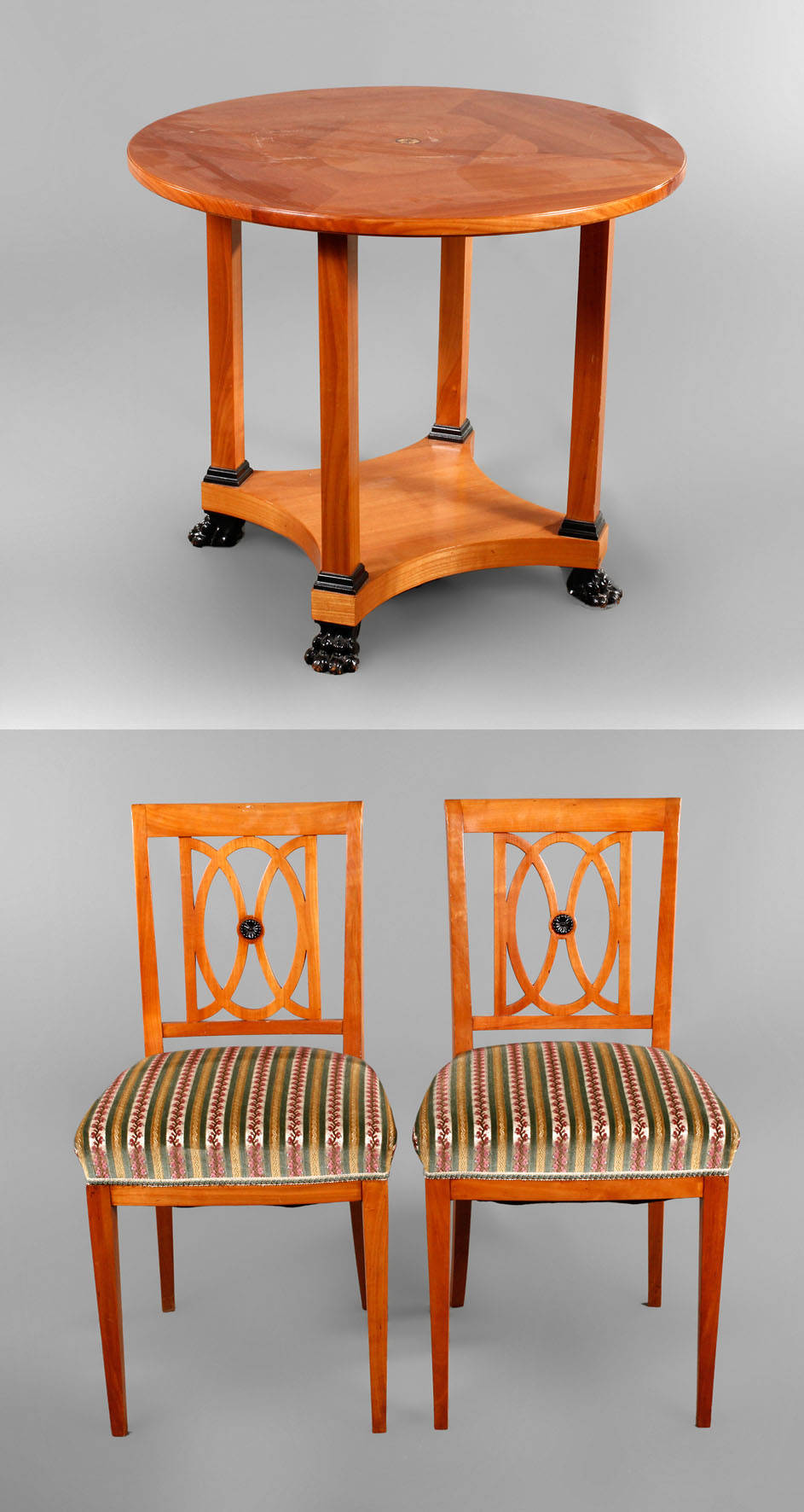 Tisch und zwei Stühle