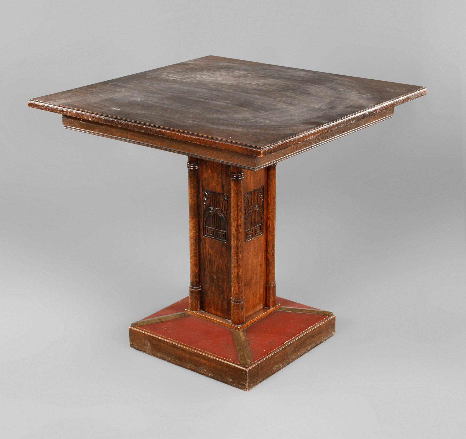 Jugendstil-Kneipentisch