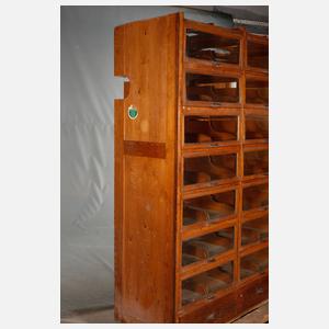 Großer Kontorschrank