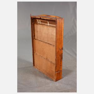 Wandschrank mit Rollladen