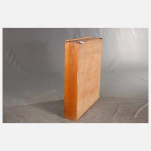 Wandschrank mit Rollladen