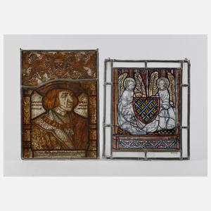 Zwei Bleiglasfenster