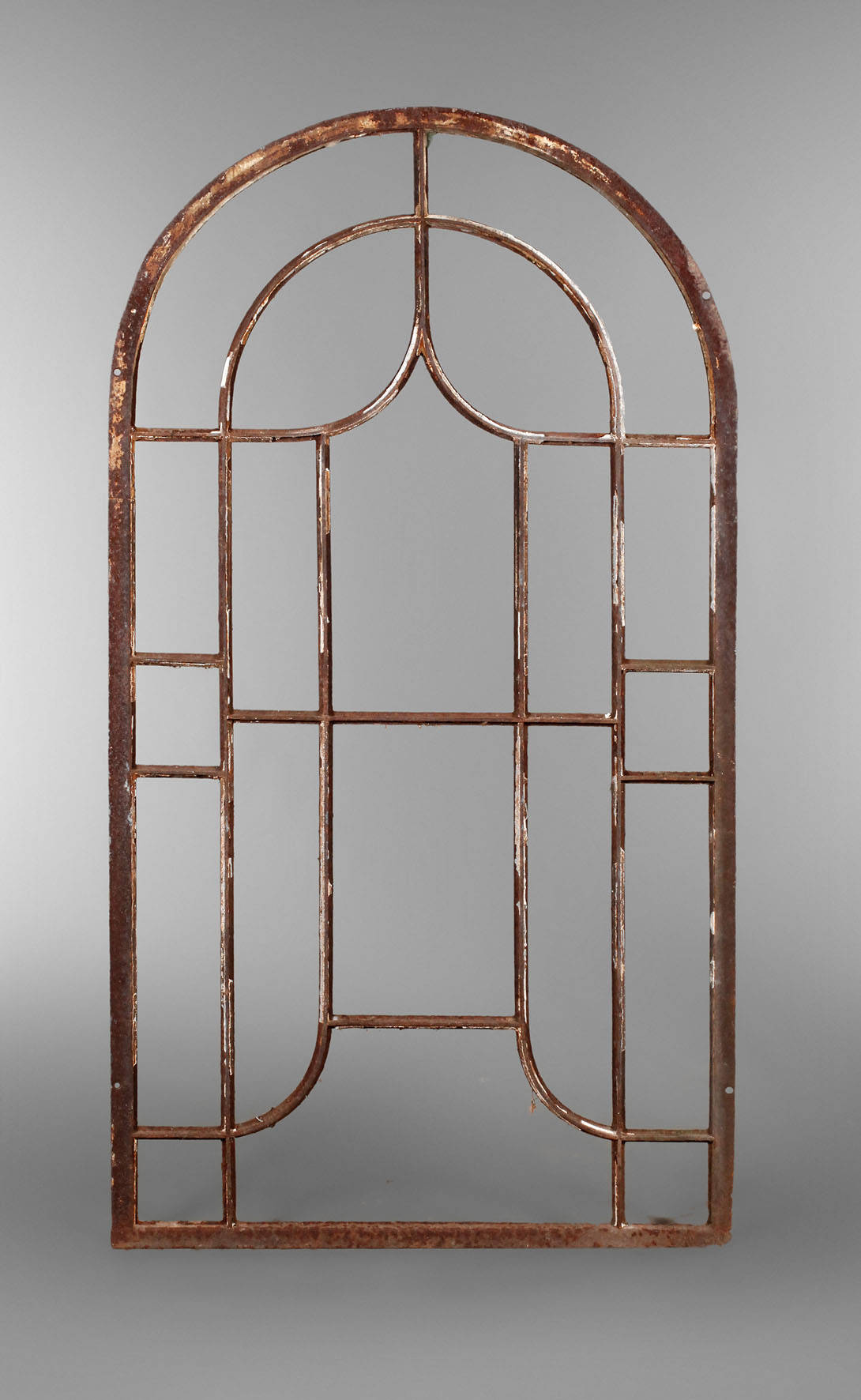 Kleines Rundbogenfenster