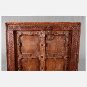 Holzfenster mit Rahmen