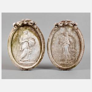 Paar ovale Wandplatten