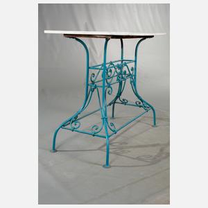 Ausgefallener Gartentisch