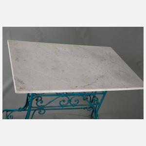 Ausgefallener Gartentisch