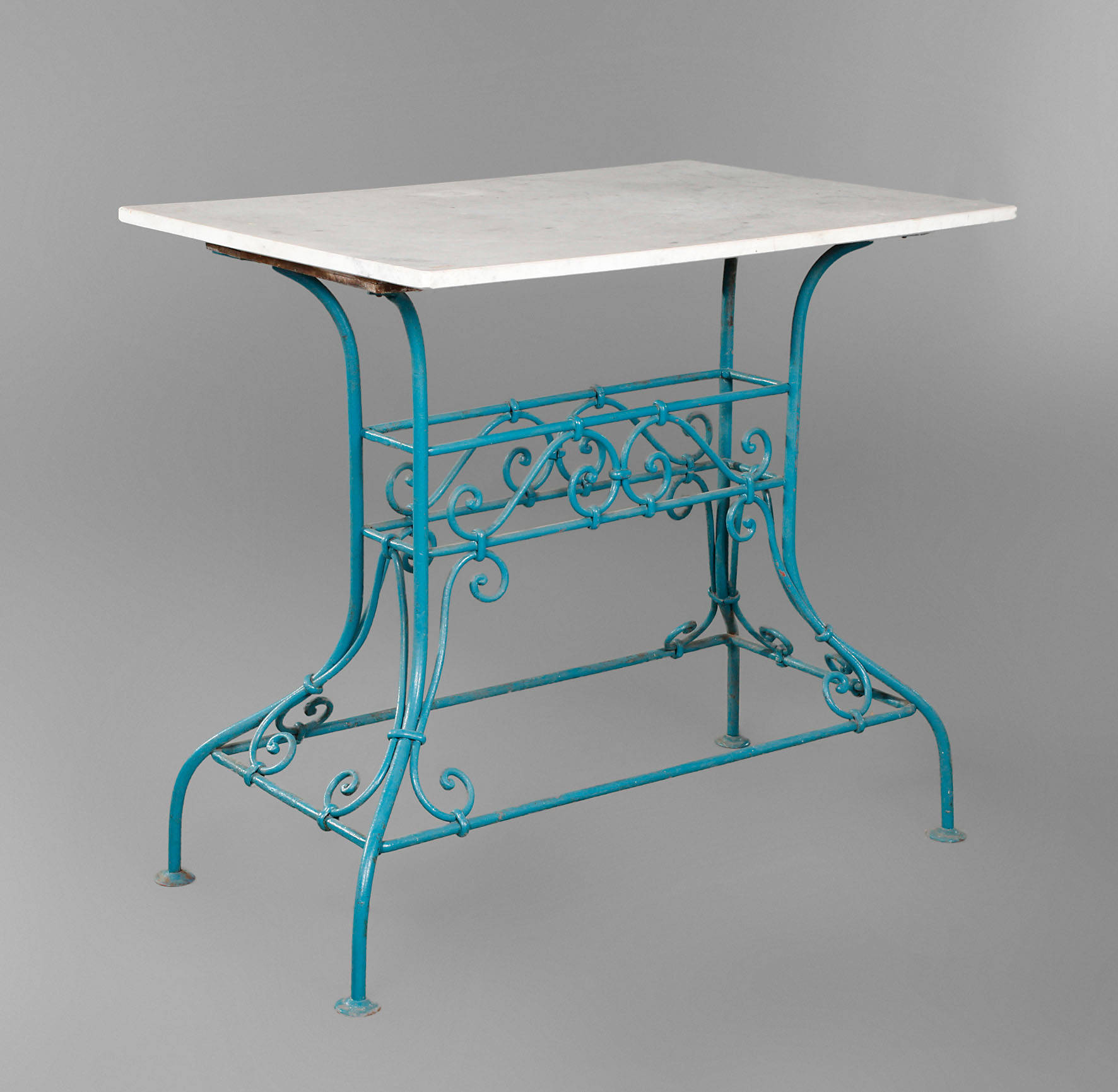 Ausgefallener Gartentisch