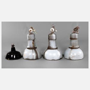 Vier Industrielampen