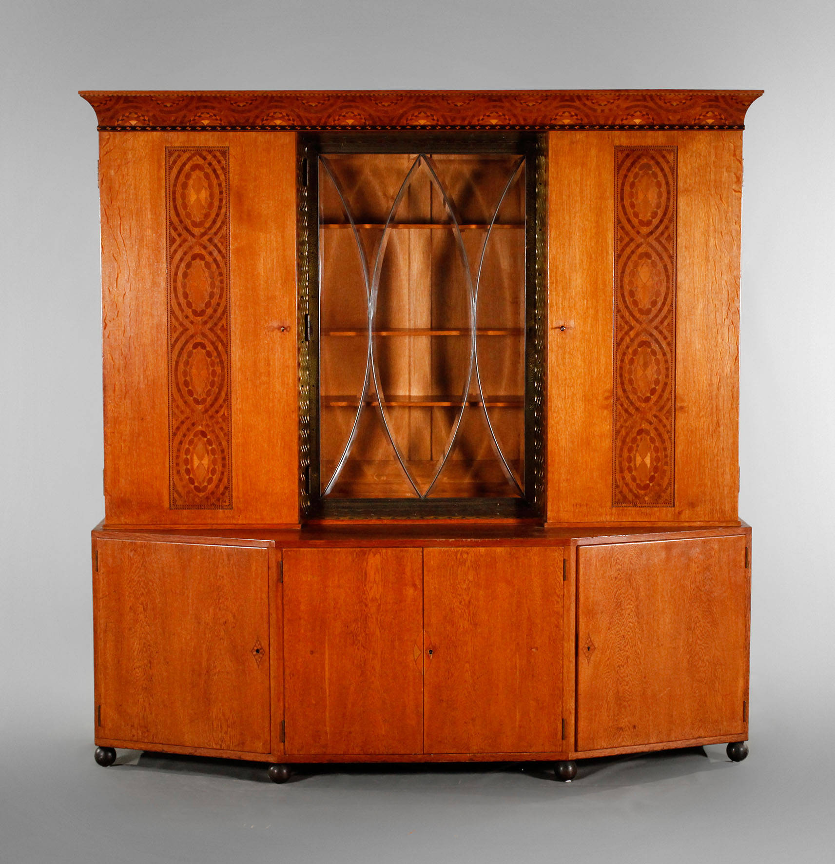 Bücherschrank Jugendstil