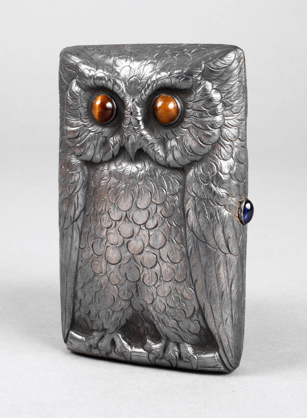 Zigarettenetui als Eule