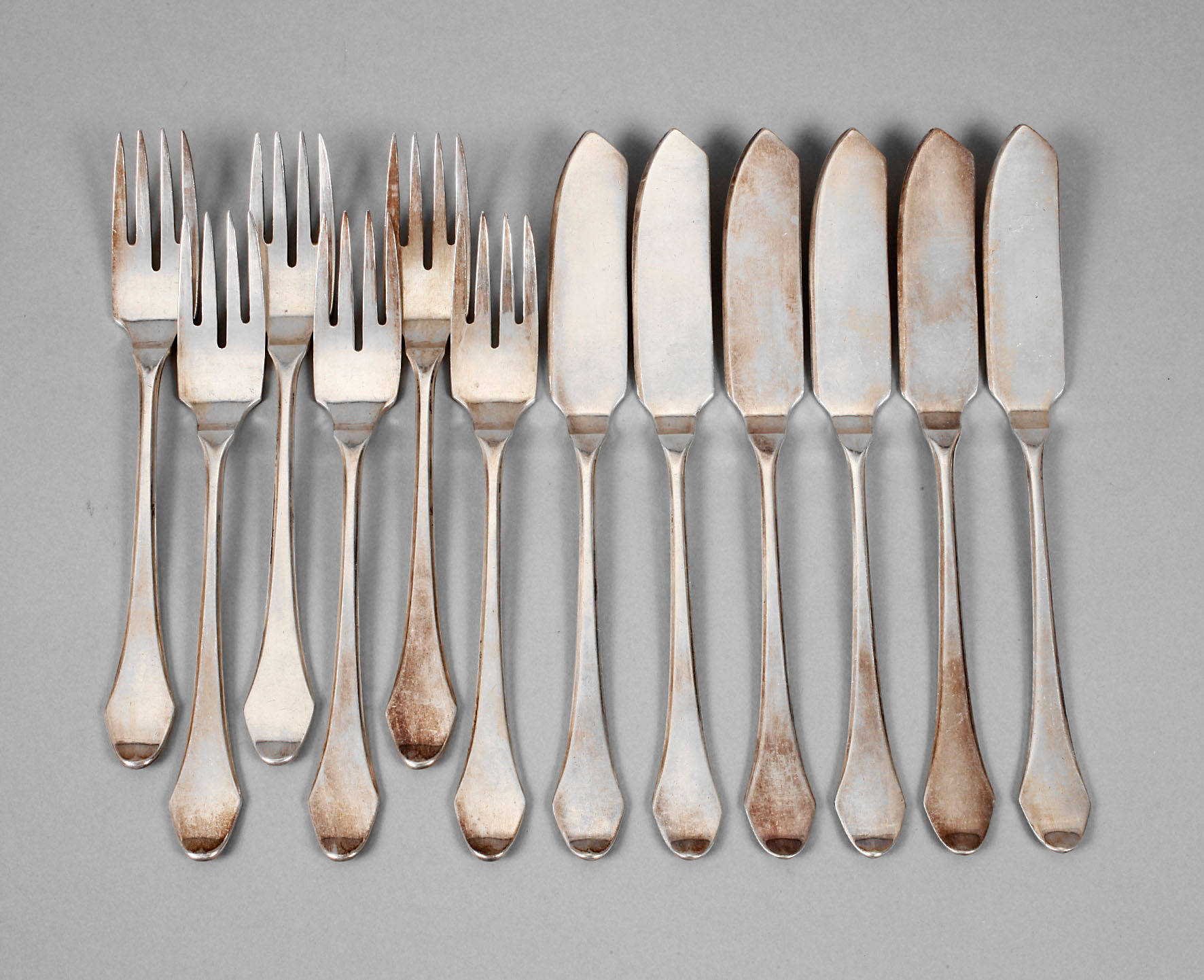 Fischbesteck für sechs Personen