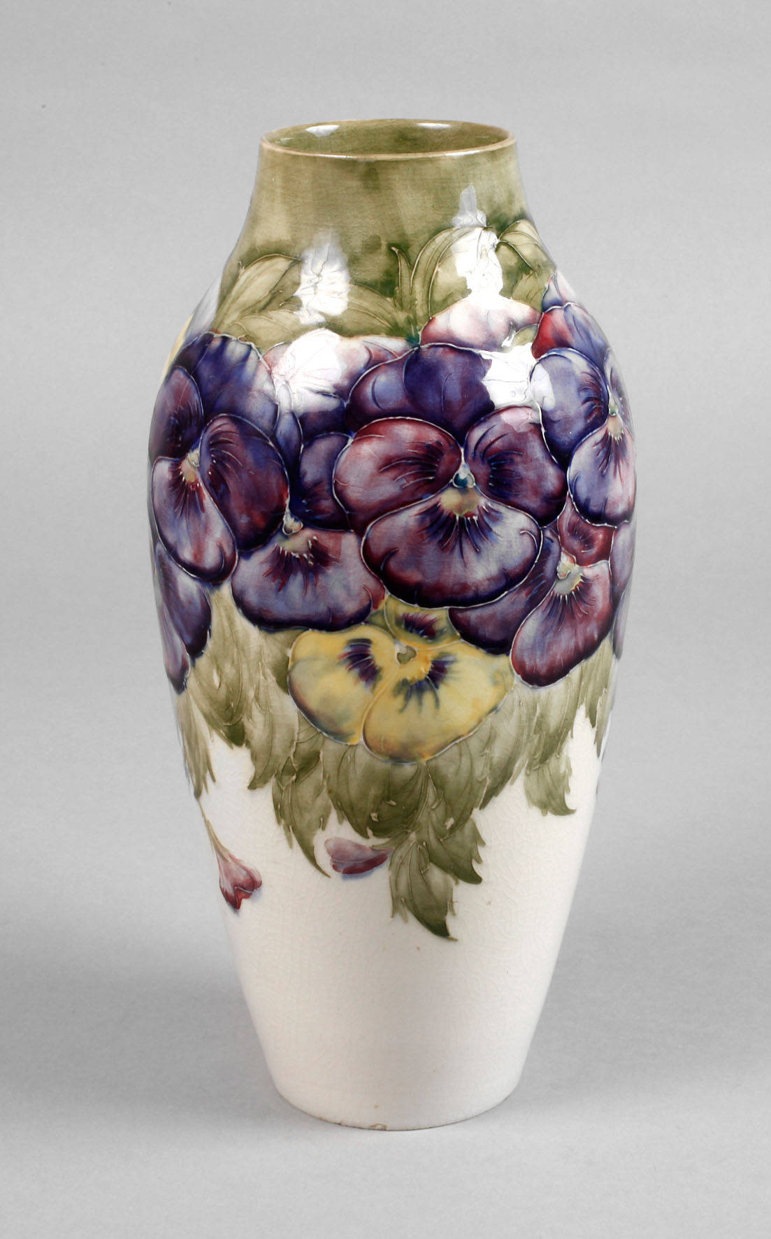 William Moorcroft Vase Stiefmütterchendekor