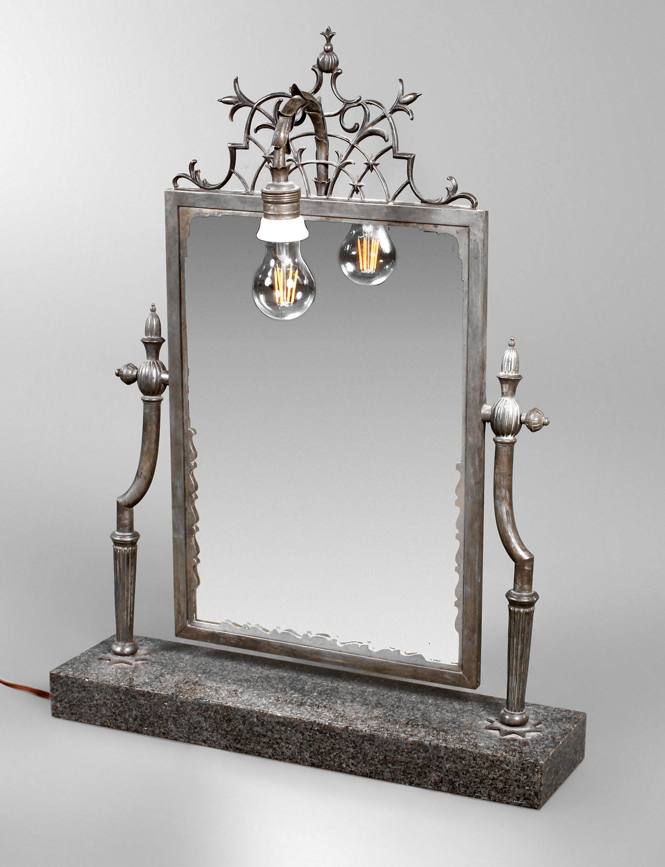 Tischpsyche Art déco