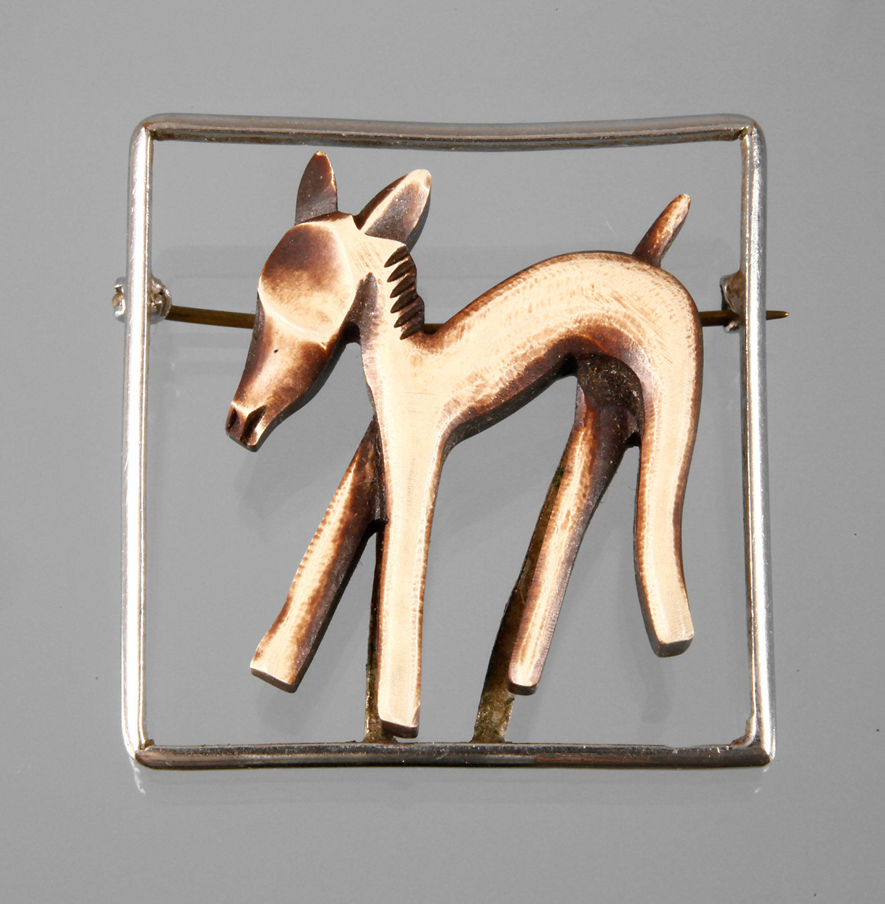 Art déco-Brosche mit Eselchen
