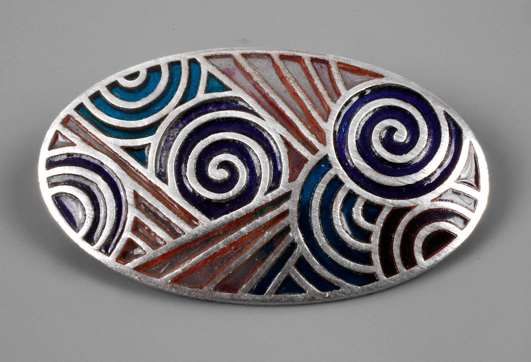 Brosche Art déco Fensteremaille