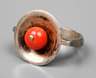 Damenring mit Koralle