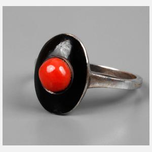 Art déco-Ring mit Koralle