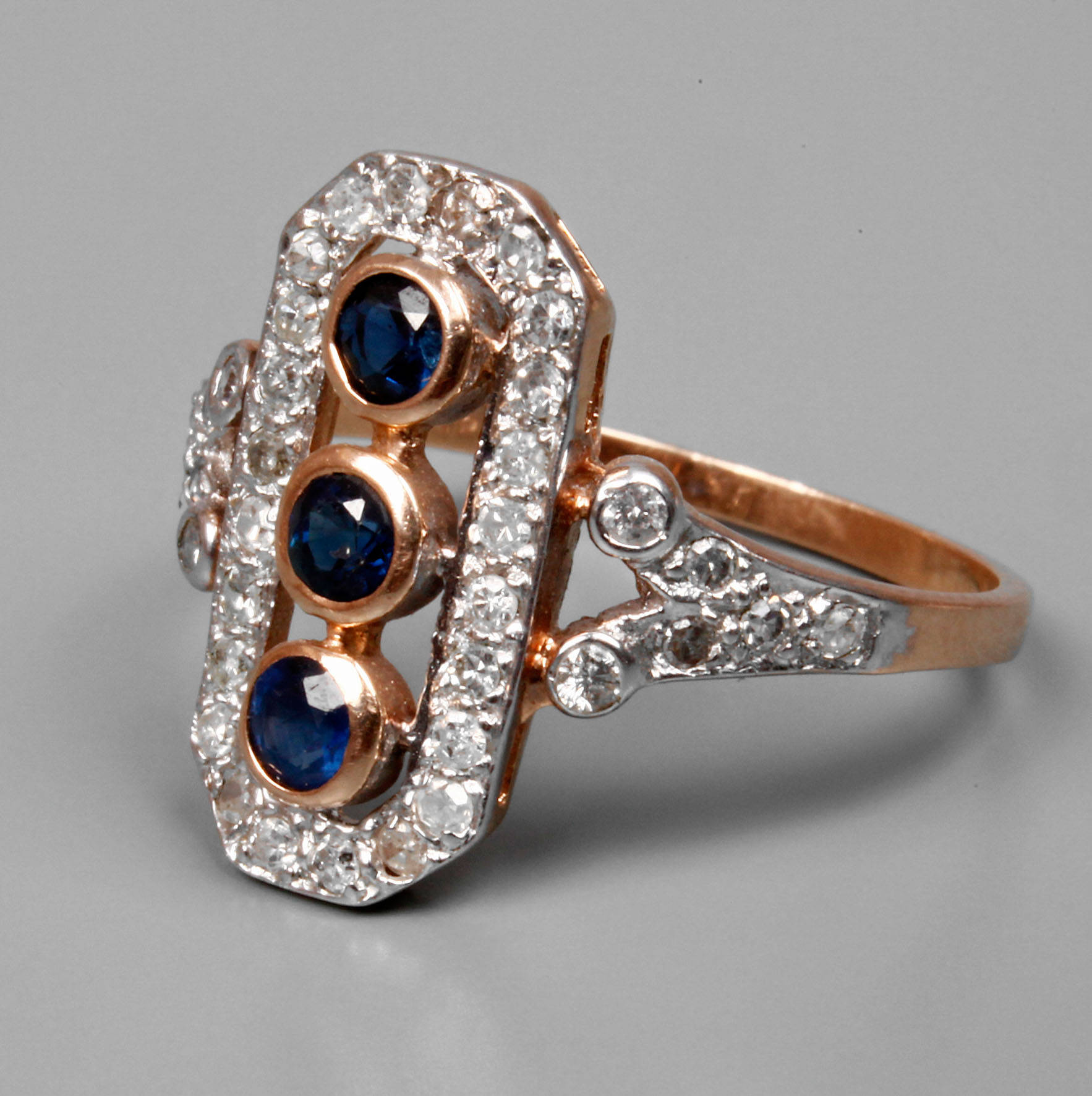 Diamantring mit Saphir