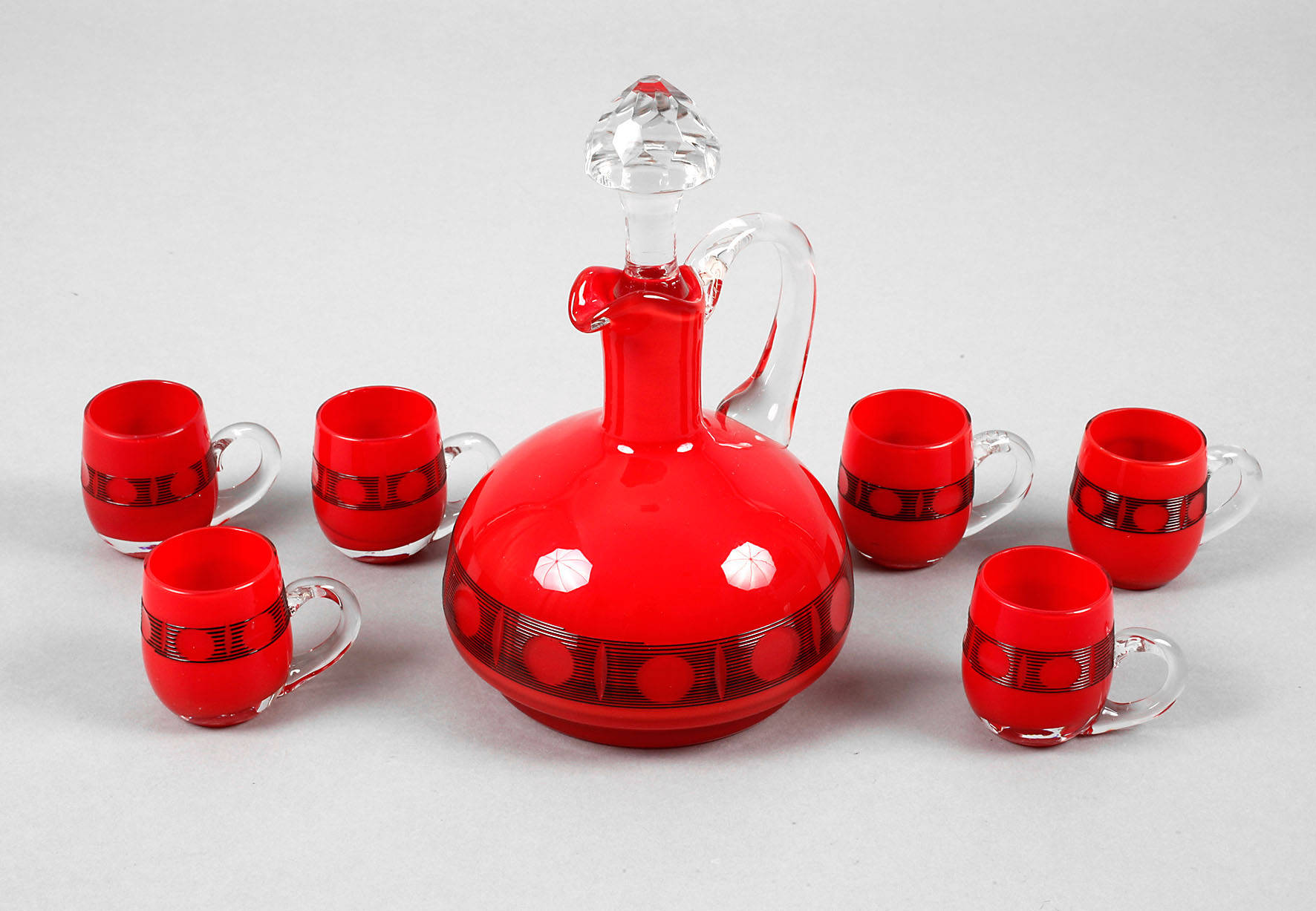 Schnapsset Karaffe und sechs Stamperl