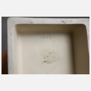 Rosenthal stehender weiblicher Akt