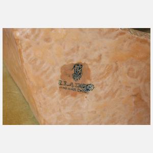 Große figürliche Wandplastik