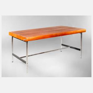 Großer Schreibtisch