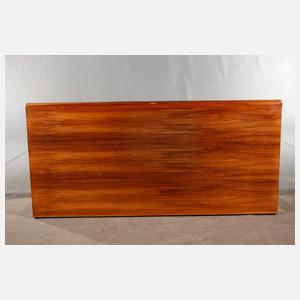 Großer Schreibtisch