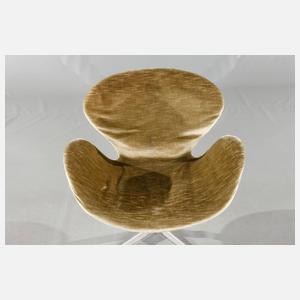 Drei Swan-Chairs Arne Jacobsen