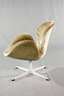 Drei Swan-Chairs Arne Jacobsen