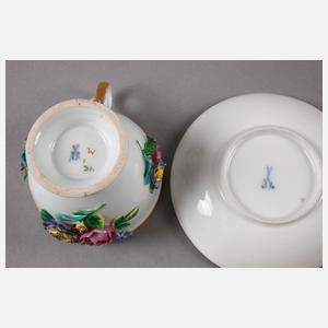 Meissen Tasse mit plastischen Blüten