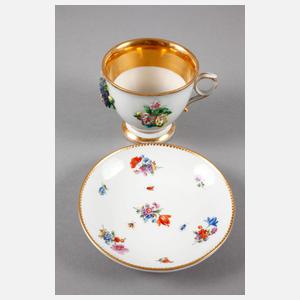 Meissen Tasse mit plastischen Blüten