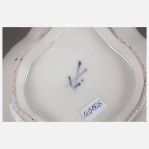 Meissen Deckelterrine mit Putto