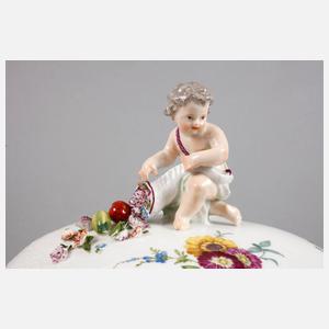 Meissen Deckelterrine mit Putto
