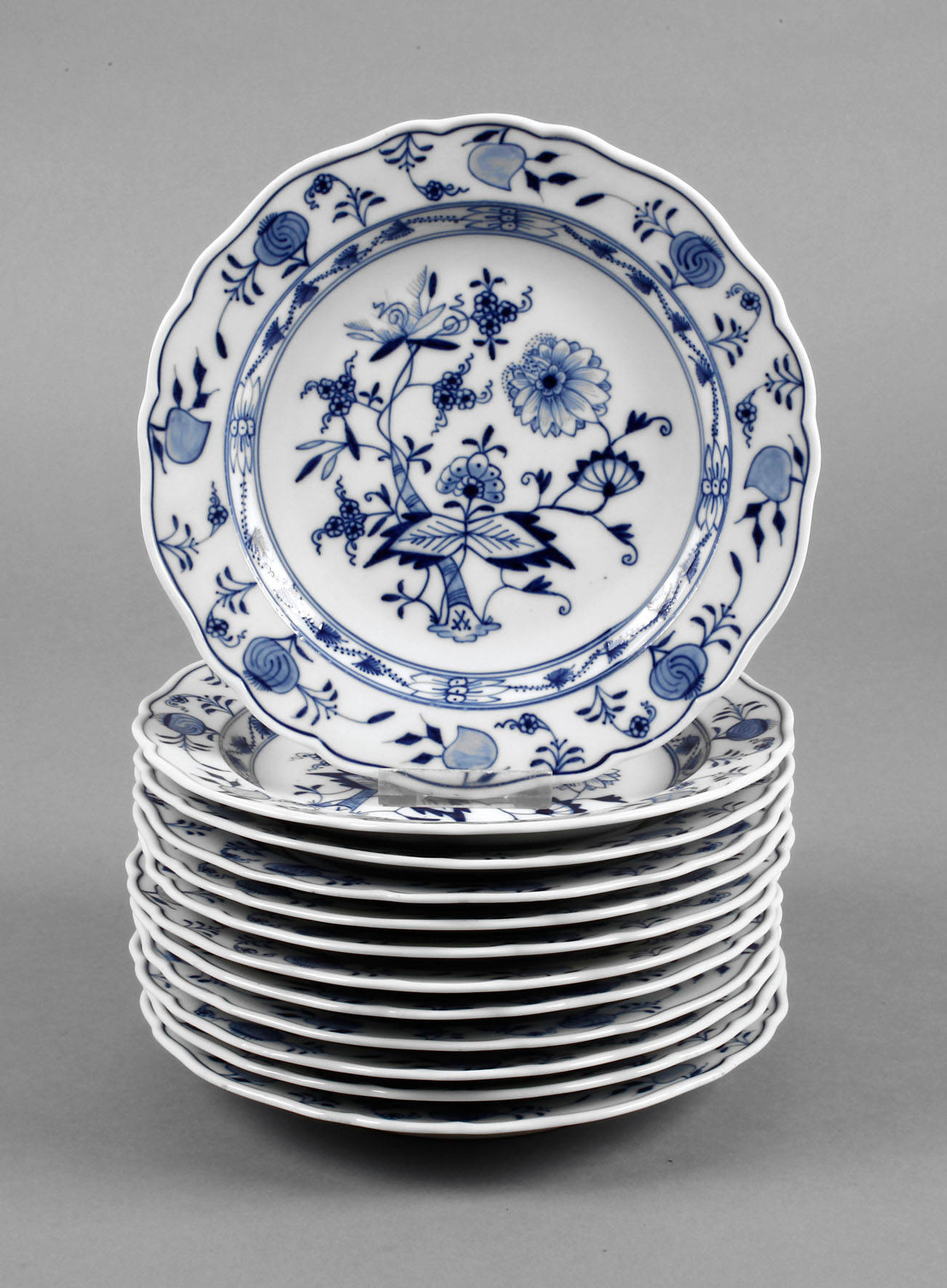 Meissen 12 Teller ”Zwiebelmuster”