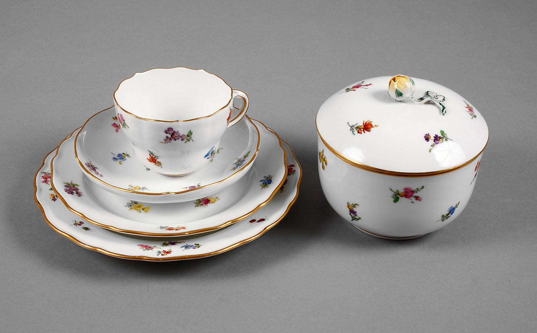 Gedeck und Zuckerdose Streublümchen