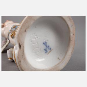 Meissen Amor grüßend