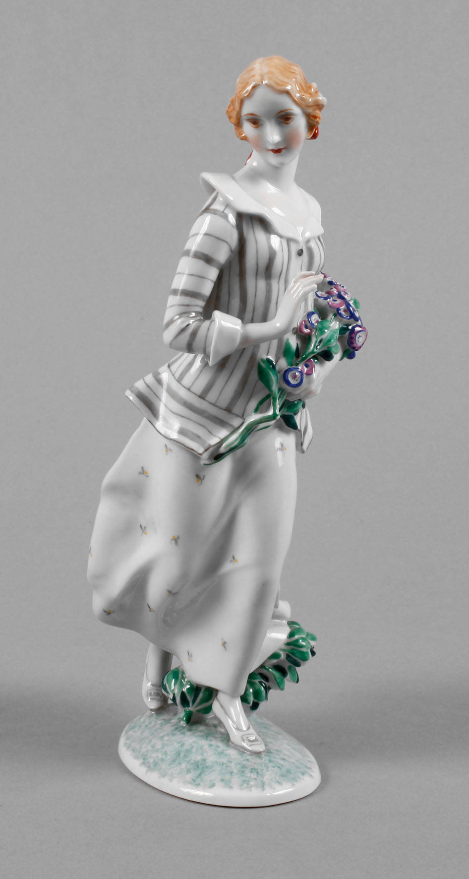 Augarten Wien Frau mit Blumen