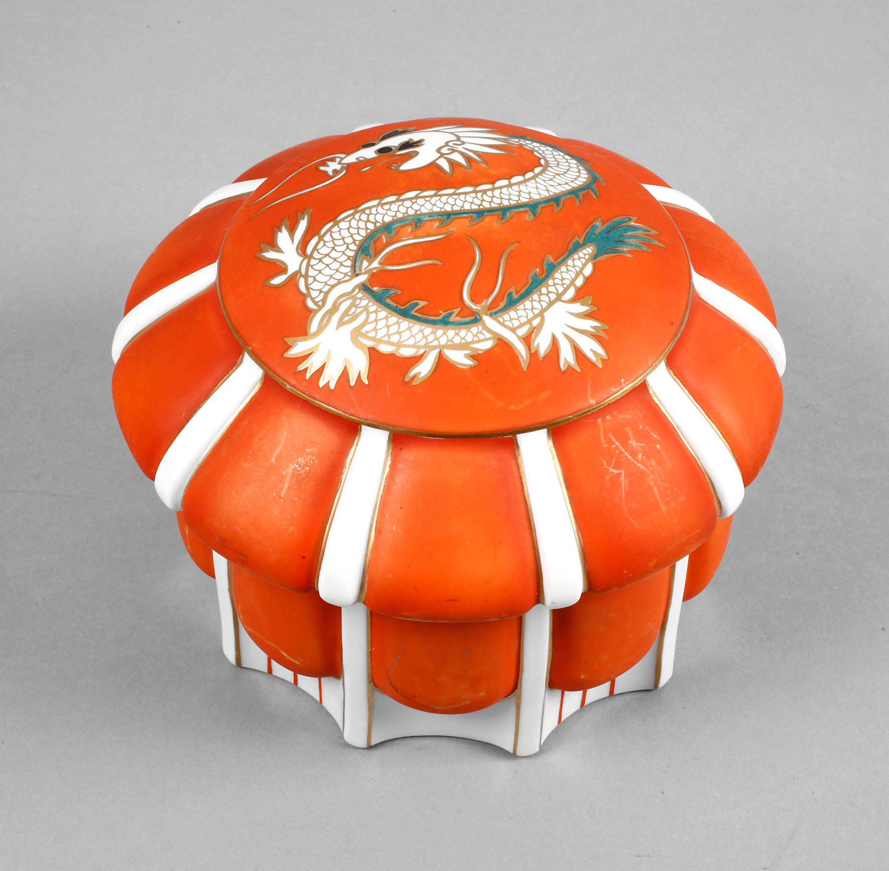 Fraureuth Drachendeckeldose