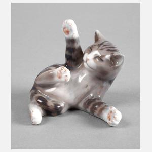 Königliche Manufaktur Kopenhagen spielende Katze